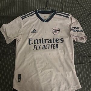 Arsenal 22/23 pink third kit Size M but fits like S